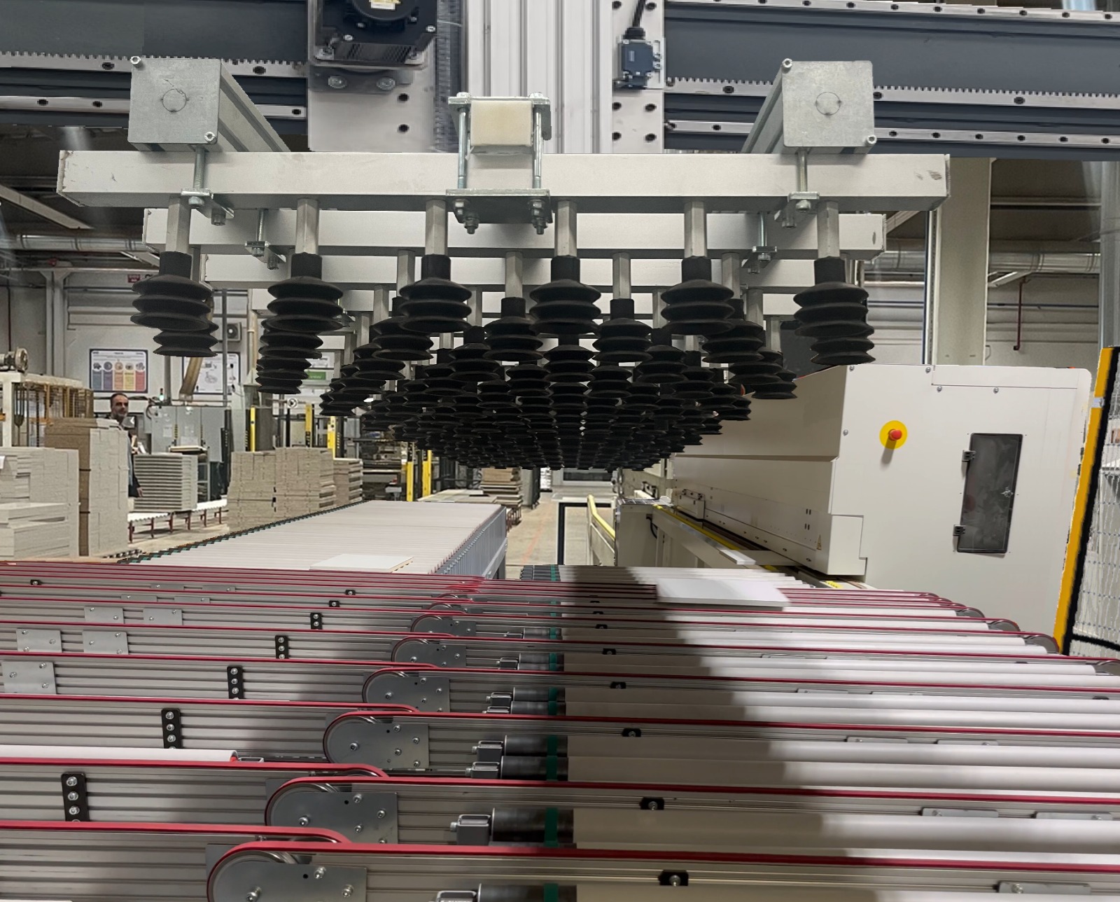 Robotic Boomerang System Designed to Work with Single-Side Edge Banders and Automatically Palletize Finished Products
